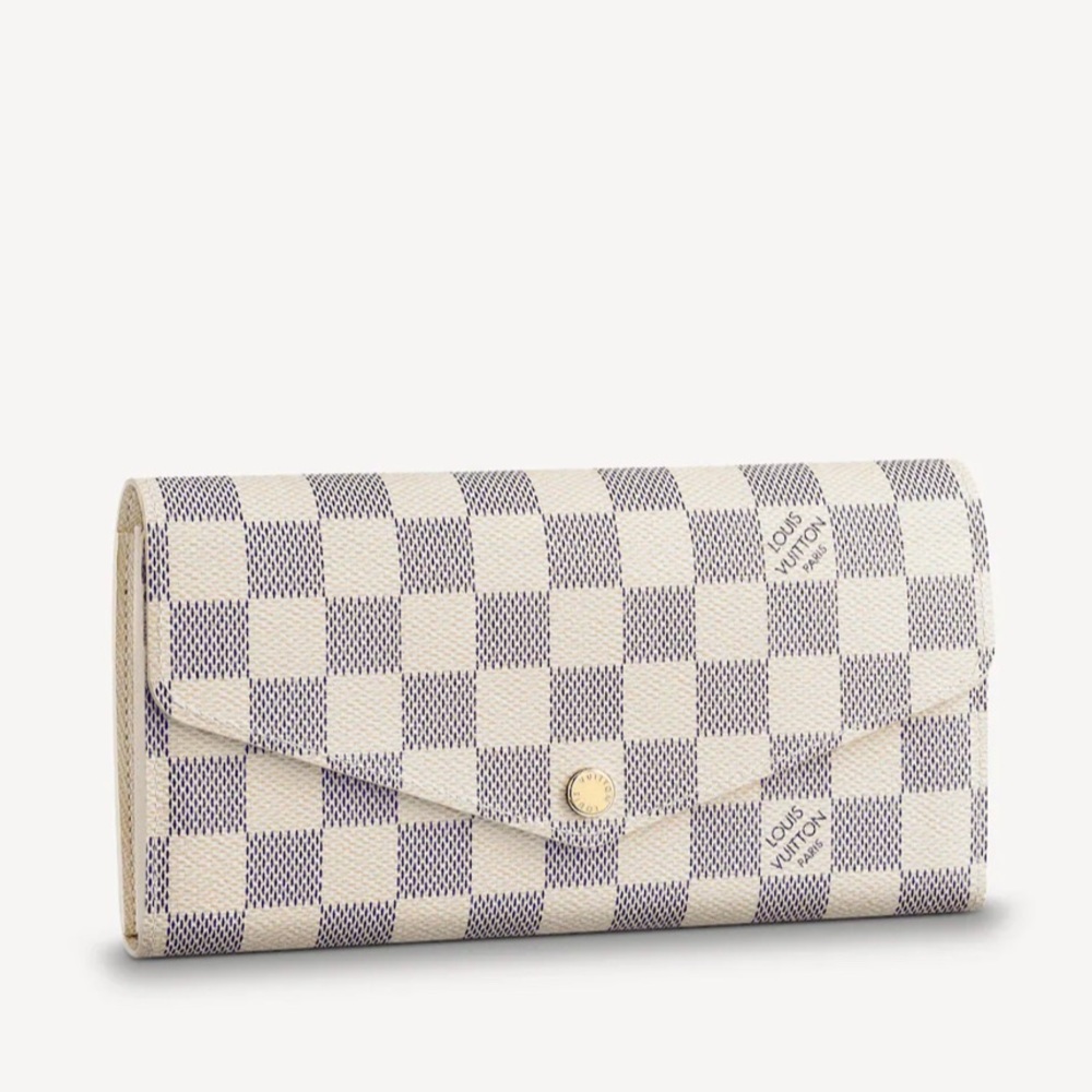 Louis Vuitton- Sarah dresst 💙Damier Azur